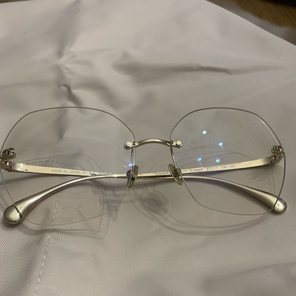 Chanel SQUARE BLUE LIGHT Titanium GLASSES
Titanium - Picture 3 of 15